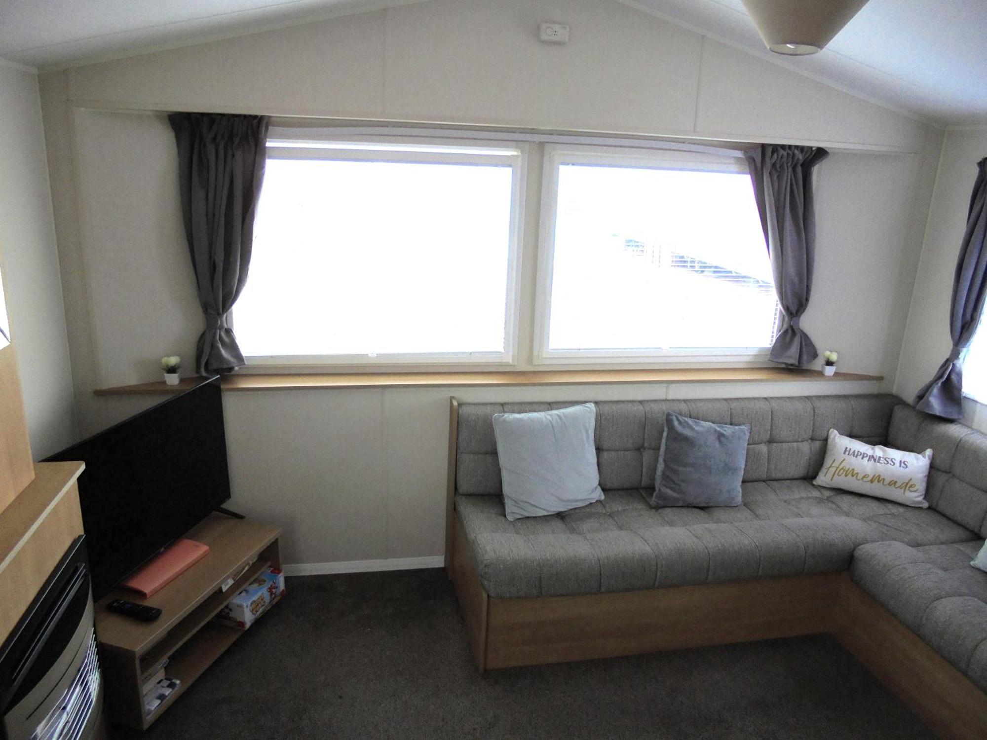 Kingfisher Mistral 8 Berth, Heated, Close To Site Exit Free Wifi Holiday home *
