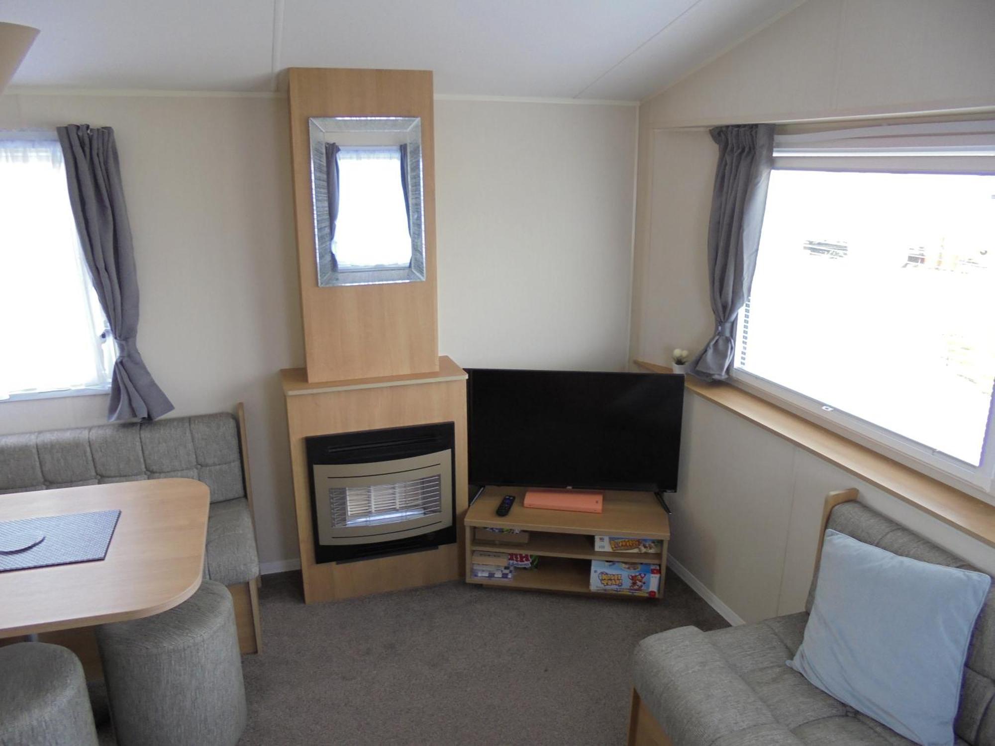 Kingfisher Mistral 8 Berth, Heated, Close To Site Exit Free Wifi Holiday home Ingoldmells